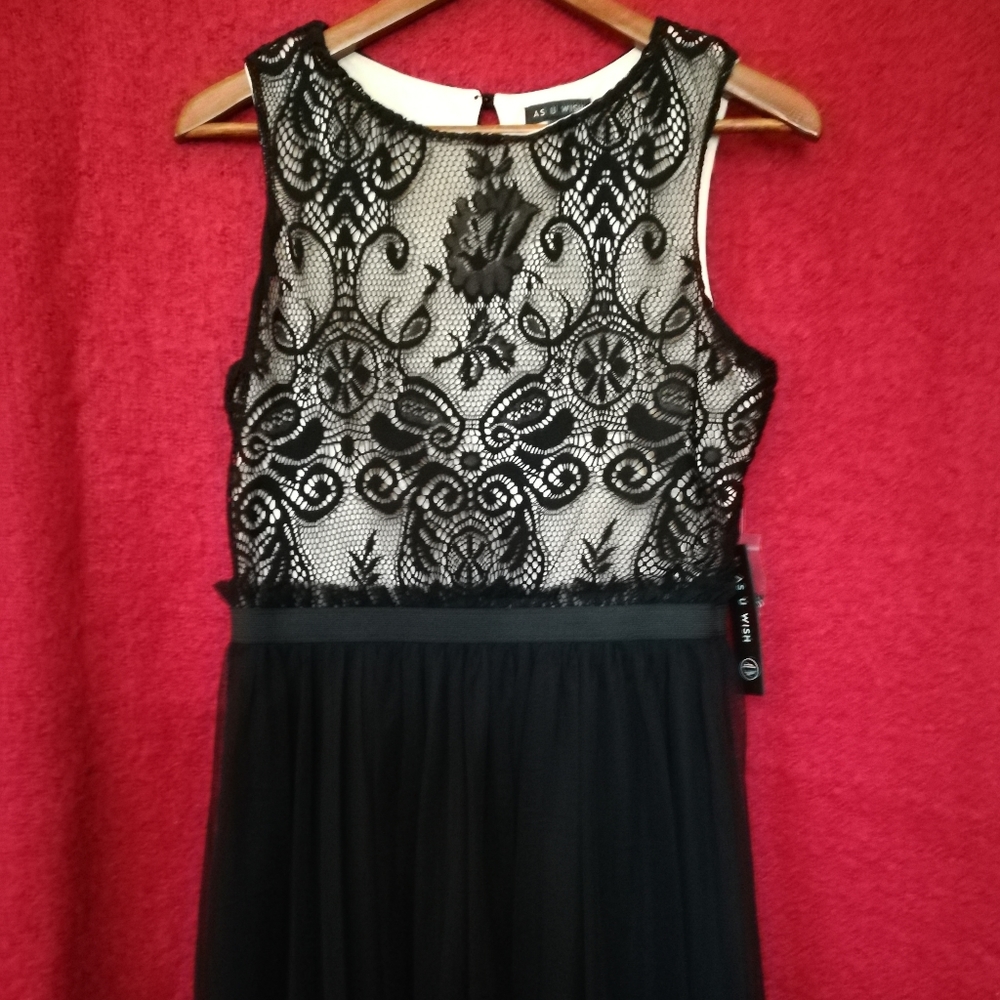 Dress - Picture 3 of 6